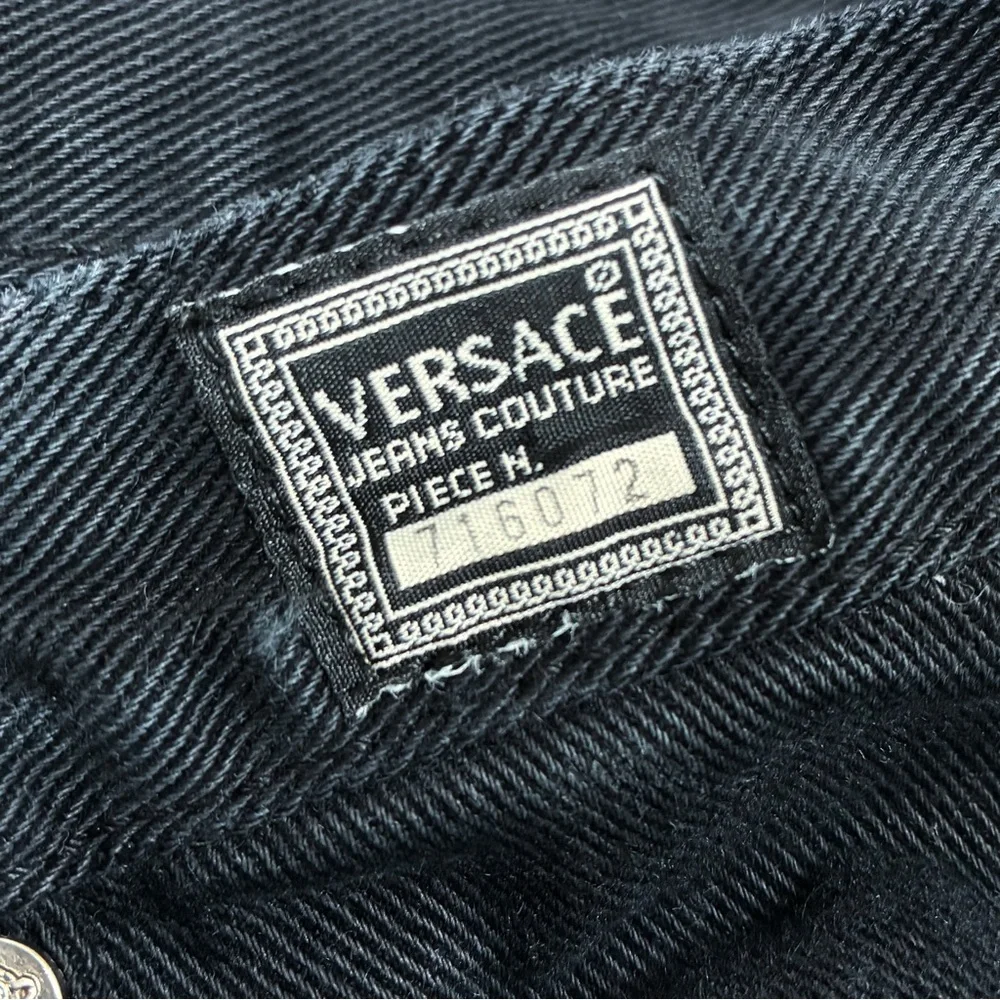 Versace Men’s Emblem Jeans Size 27/41